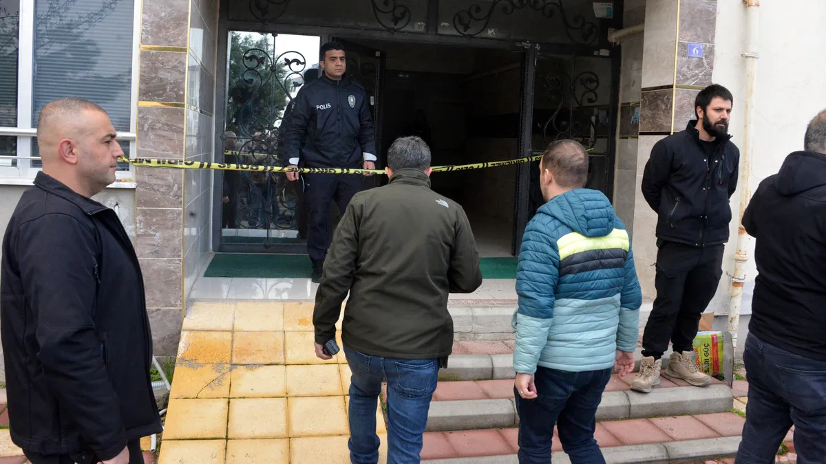 Kahramanmaraş'ta cani oğul dehşet saçtı: Babasının boğazını kesti! Çocukların gözü önünde öldürmüş… Kahramanmaraş'ta cani oğul dehşet saçtı: Babasının boğazını kesti! Çocukların gözü önünde öldürmüş…