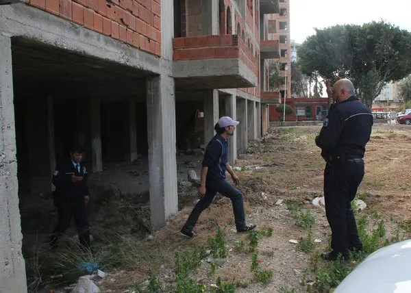 Tartıştıkları adamı binadan aşağı attılar!