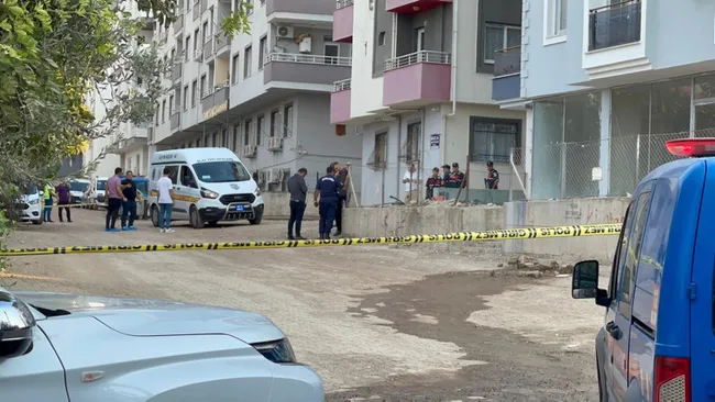son-dakika-osmaniyede-uyusturucu-operasyonunda-supheli-ates-acti-1-asker-sehit-oldu-2-asker-yaralandi-1695221936374.jpg Son dakika: Osmaniye'de uyuşturucu operasyonunda şüpheli ateş açtı: 1 asker şehit oldu, 2 asker yaralandı