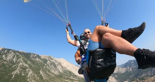 Serbest dalış şampiyonu Molchanov, Fethiye’de yamaç paraşütü yaptı