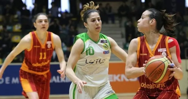 Galatasaray liderliği korudu