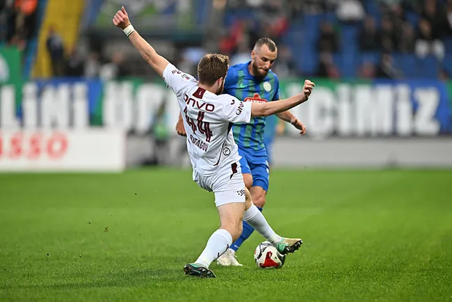 trabzonspor-rizesporu-2-golle-gecti-zirve-takibini-surdurdu-1760802736157.jpg