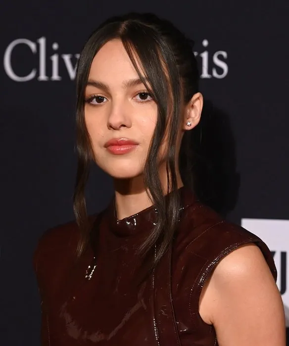 Gazze’deki insani krize kayıtsız kalmadı! Dünyaca ünlü şarkıcı Olivia Rodrigo’dan Filistin çıkışı! Korkunç ve kesinlikle kabul edilemez