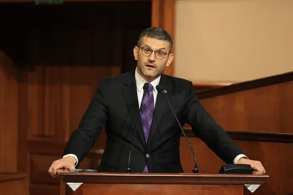 Alaattin Köseler Mektup Yazarken