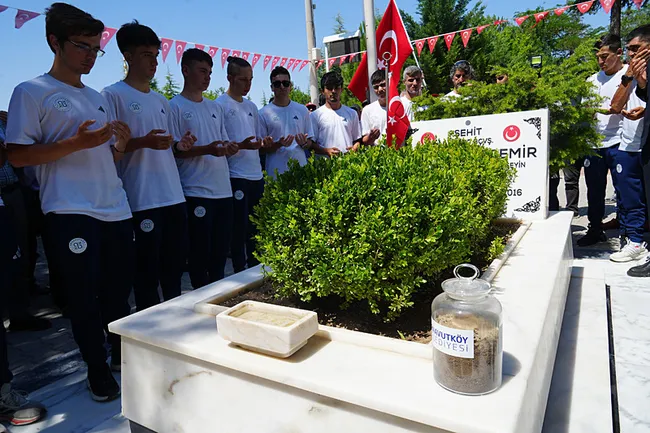 10-omer-halisdemir-bisiklet-turu-tamamlandi-1784110368809.jpg