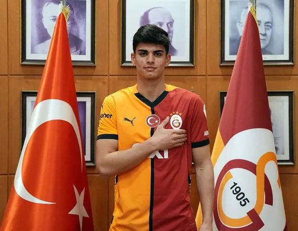 galatasaray-admira-wackeri-maglup-etti-genc-yildiz-arda-unyay-sahne-aldi-1753041268953.jpeg