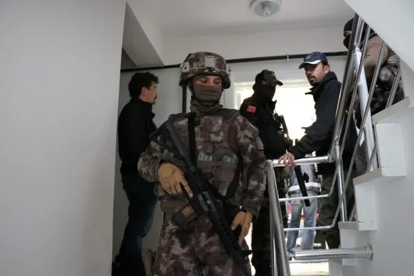 Filmleri aratmayan uyuşturucu operasyonu