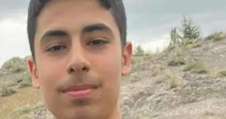 Önüne geleni bıçakladı: 1 ölü, 2 yaralı