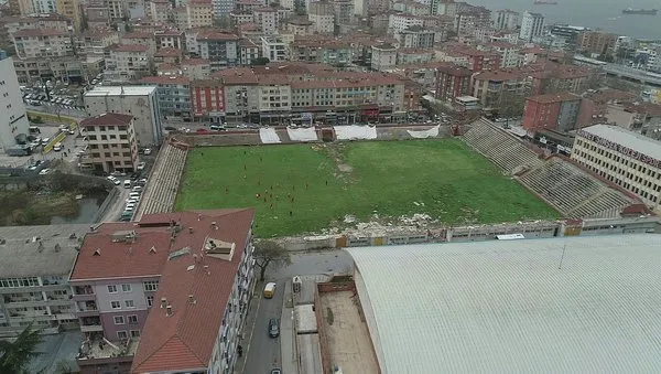 Moloz yığınları arasında tehlikeli antrenman