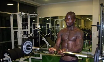 Stephen Appiah yaşlanmıyor!