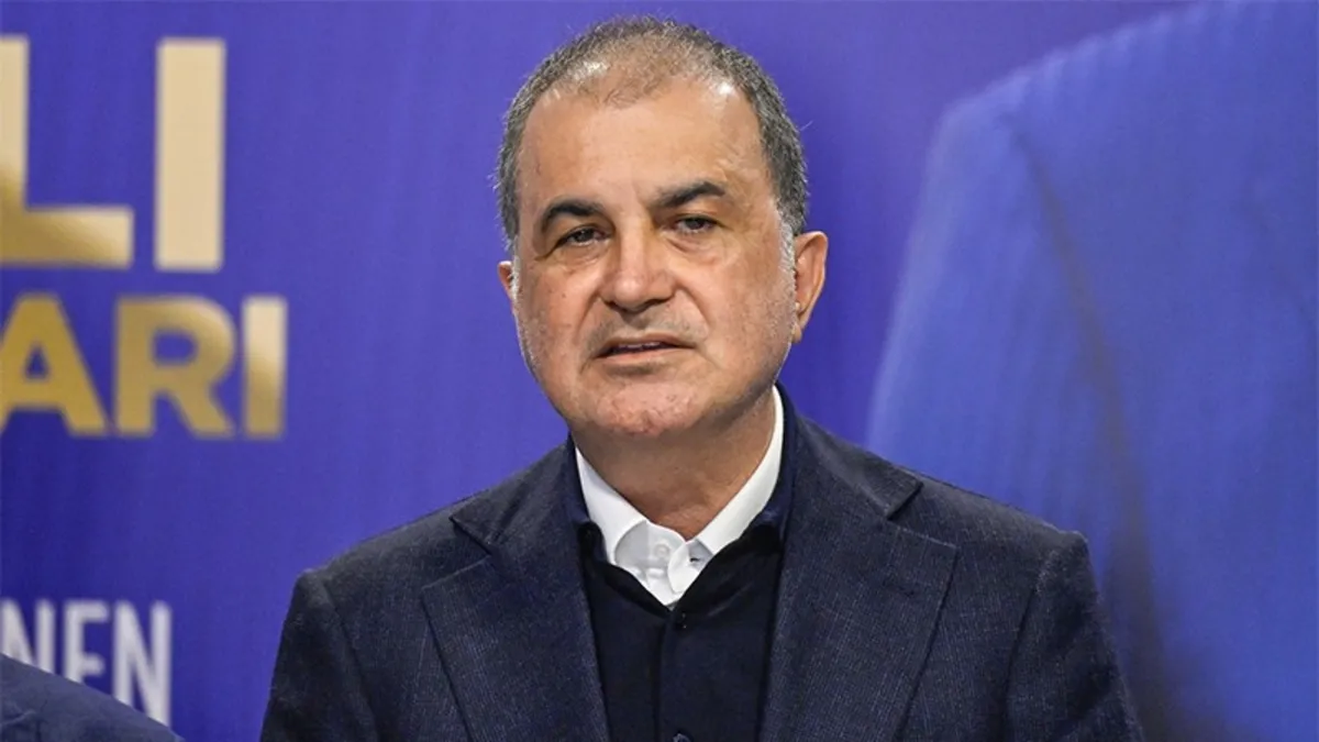 Baştan aşağı siyasi cehalet ve iftira