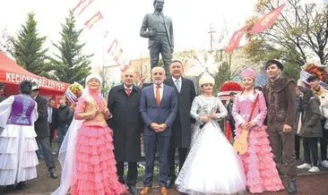 Cengiz Aytmatov’un heykeli açıldı