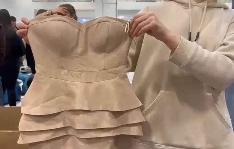 Kahramanmaraş’a gönderilen eşyalar pes dedirtti! Dantelli çamaşır bile var!