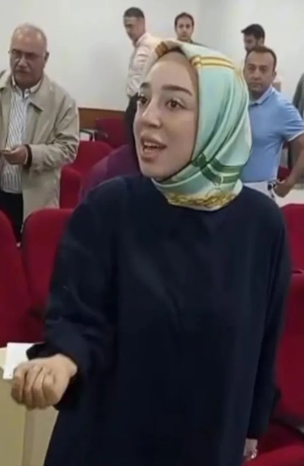 chpli-baskana-icraatlar-soruldu-kahve-icelim-dedi-1780476129720.jpg