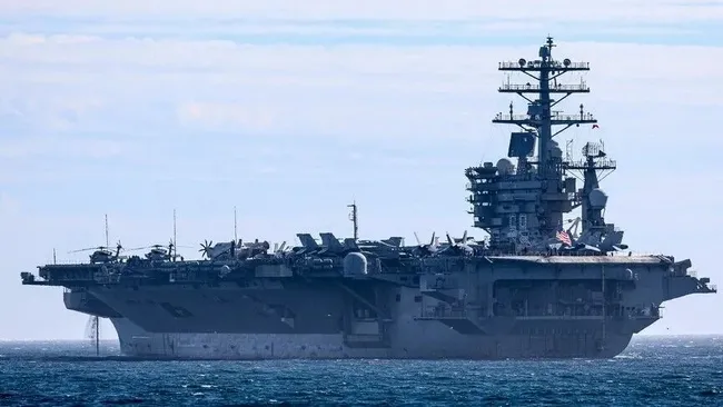 Trump'tan Hürmüz'de yeni savaş sinyali: Üçüncü uçak gemisi yola çıktı!