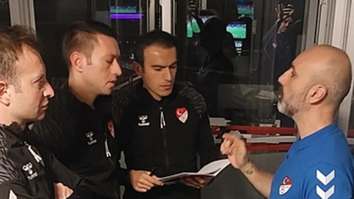 VAR süreci, TFF Riva Tesisleri'nde yakından takip edildi VAR süreci, TFF Riva Tesisleri'nde yakından takip edildi