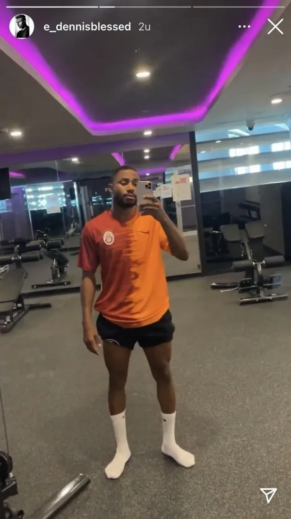 nijeryali-golcu-emmanuel-dennis-galatasaray-formali-paylasimda-bulundu-1622923056116.jpg