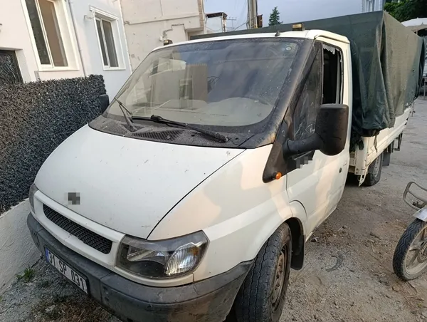 hatayda-akilalmaz-olay-rakip-esnaflar-piyasanin-altin-satiyor-diye-dehset-sacti-camlarini-kirip-1783404653604.jpg