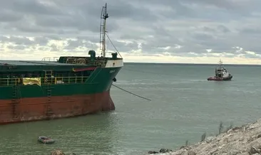 İnebolu’da karaya oturan gemi çekiliyor