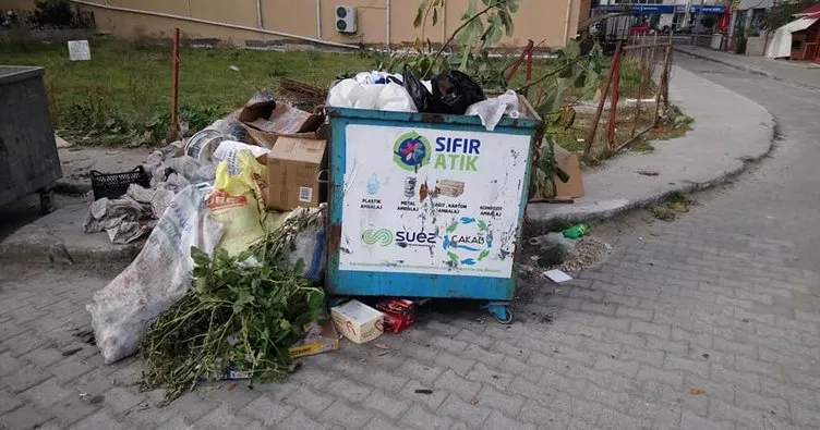 Çöpleri toplamayan CHP’li Belediye vatandaşı ’Medeniyetsizlikle’ suçladı!