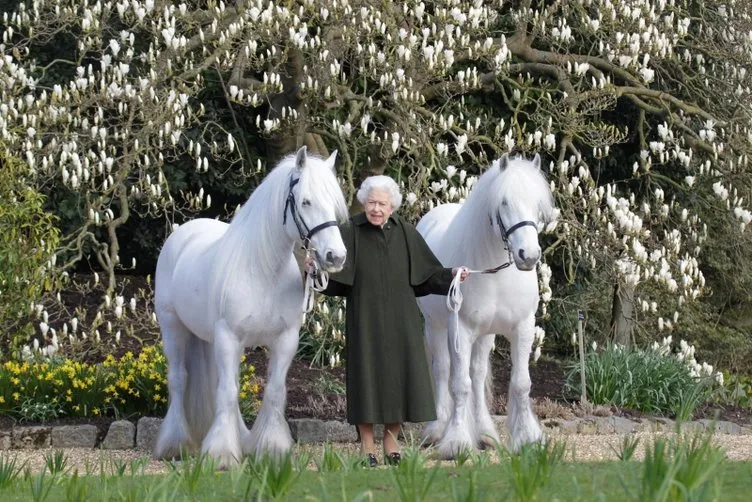 Kraliçe Elizabeth 96 yaşında! İşte uzun yaşam sırları...