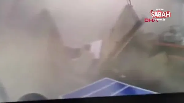 Rusya'da fabrikanın çatısı çöktü, 3 işçi öldü! Dehşet anları kamerada...