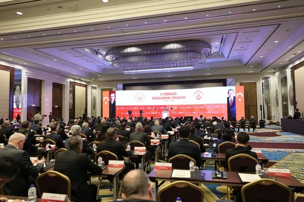 bakan-goktastan-81-il-mudurlerine-cagri-bakim-kuruluslarina-siki-denetim-yasli-cocuk-engelli-1792838231767.jpg