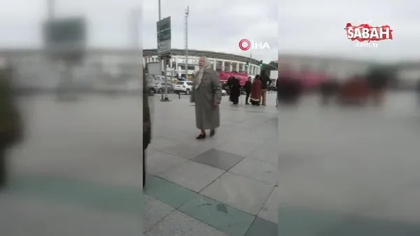 İstanbul'da hasta numarası yapıp turistlerden para dilenen kadınlar kamerada