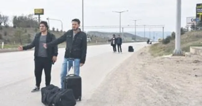 Otobus Bileti Bulamayan Universiteliler Otostop Cekti Ankara Baskent Haberleri