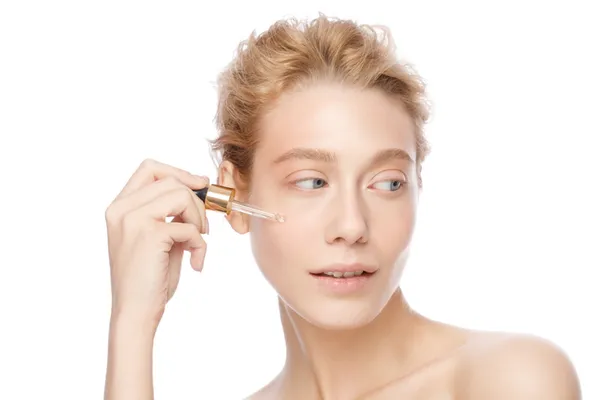 etkisine-inanamayacaksiniz-kirisikliklara-veda-ettiren-mucize-serum-1659854907804.jpg