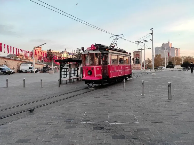 Sokağa çıkma kısıtlamasında Taksim ve İstiklal Caddesi turistlere kaldı