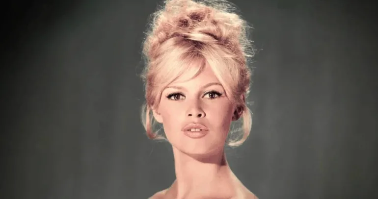 Muhafazakâr bir evden küresel sahneye