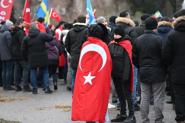 isvecte-avrupa-turk-demokratlar-birliginden-baskan-erdogana-destek-1674330344529.jpg İsveç'te Avrupa Türk Demokratlar Birliği'nden Başkan Erdoğan'a destek