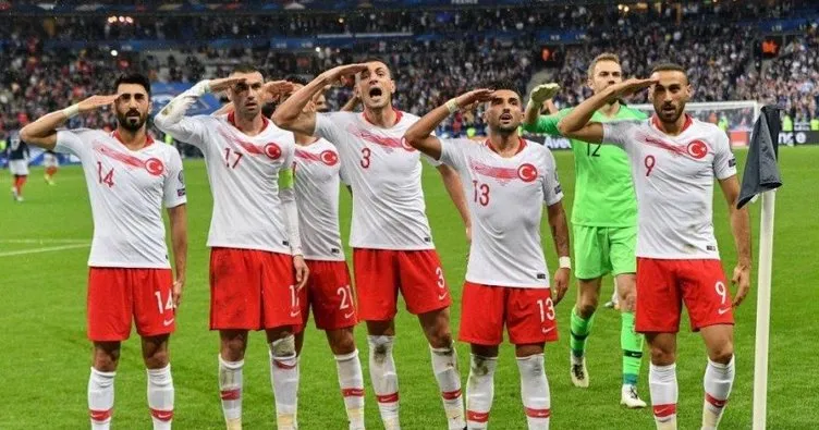 Bu akşam zafer gecesi olsun! Türkiye gruptan nasıl çıkar? İlk iki de EURO 2020’ye gidiyor mu? İşte puan durumu...