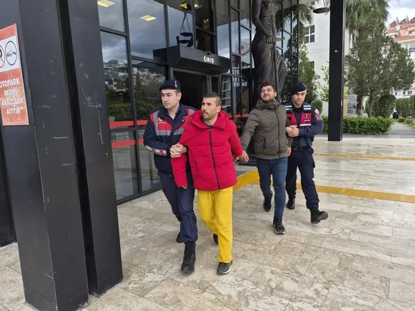 alanyada-jandarmadan-uyusturucu-operasyonu-3-tutuklama-1774517429959.jpg