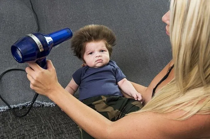 Dünyanın en gür saçlı bebeği