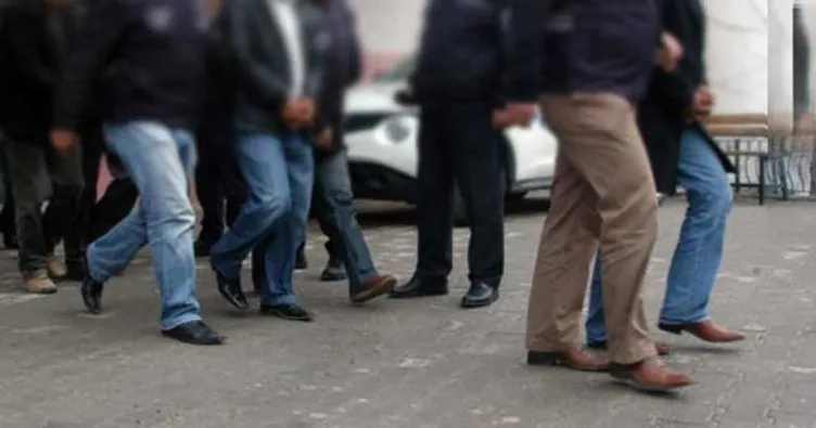 İzmir’de FETÖ operasyonunda 12 şüpheli için gözaltı kararı verildi
