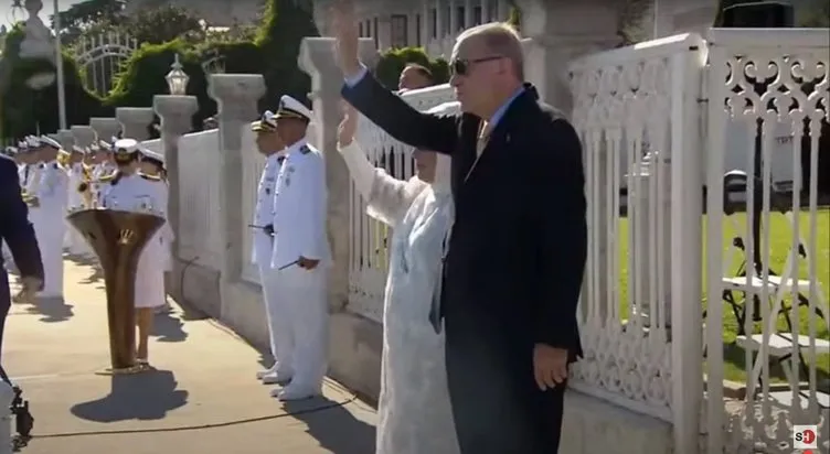 Başkan Erdoğan tek tek selamladı: Boğaz’da ‘Mavi Vatan’ coşkusu! Çanakkale’den İstanbul’a zafer yolculuğu