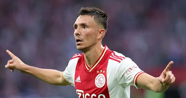 Taraftara yumruk atan Steven Berghuis, özür diledi! İşte Hollanda gündemine oturan anlar... - Son Dakika Spor Haberleri