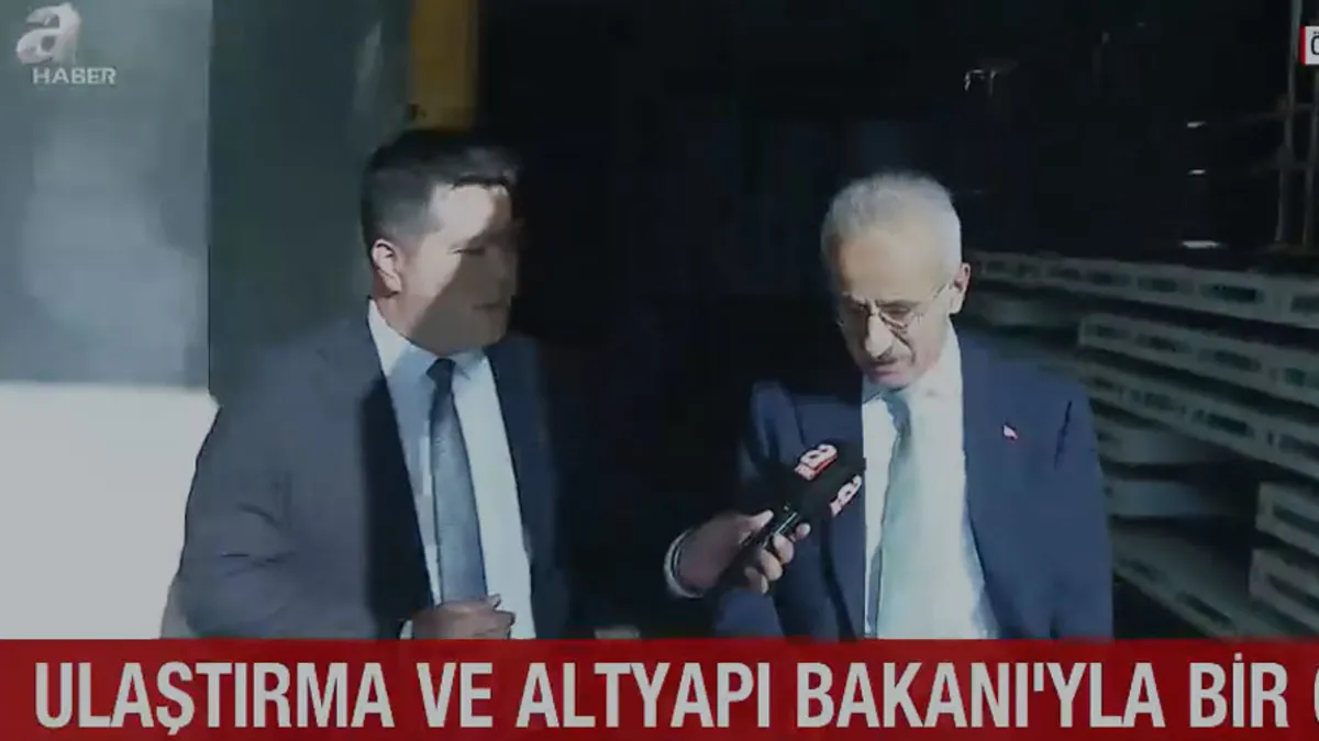 Bakan Uraloğlu’nun yoğun mesaisi! A Haber ekibi, Ulaştırma ve Altyapı Bakanı’nın bir gününe eşlik etti Bakan Uraloğlu’nun yoğun mesaisi! A Haber ekibi, Ulaştırma ve Altyapı Bakanı’nın bir gününe eşlik etti