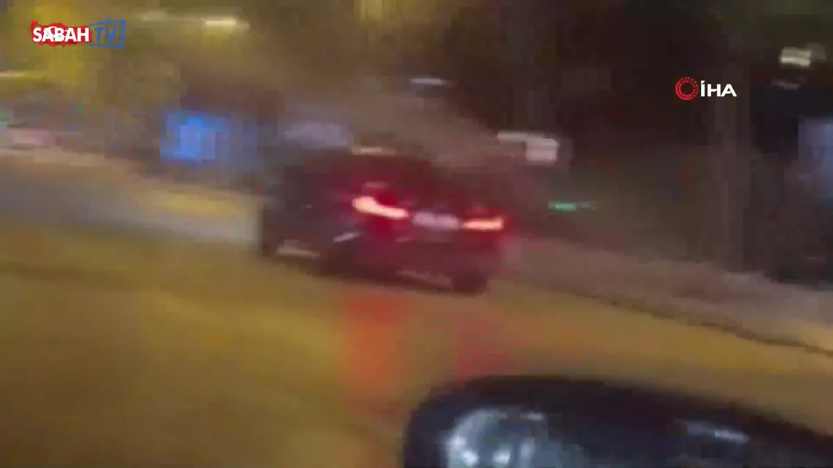 Kadıköy’de drift şovu yapan sürücüler yakalandı videosunu izle Kadıköy’de drift şovu yapan sürücüler yakalandı videosunu izle