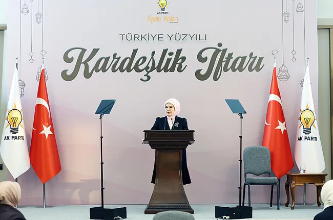 emine-erdogan-ak-parti-kadin-kollarinin-basarisi-emsalsizdir-tarihidir-1741284367752.jpeg Emine Erdoğan: AK Parti Kadın Kollarının başarısı emsalsizdir, tarihidir