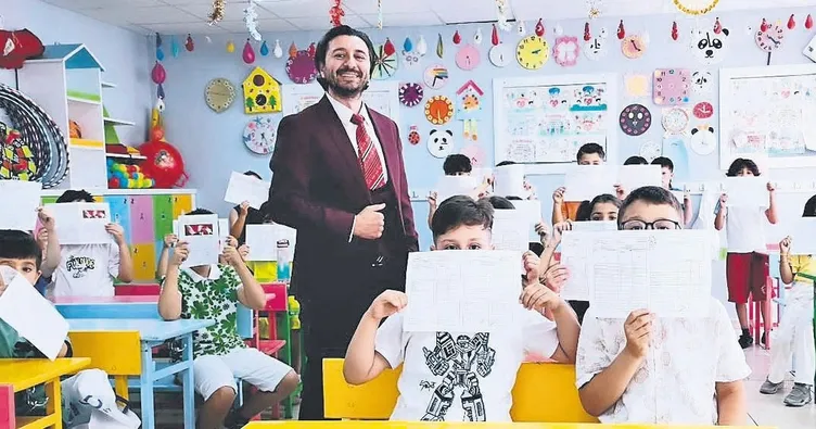 Abdulbaki öğretmen videolarıyla öğretiyor