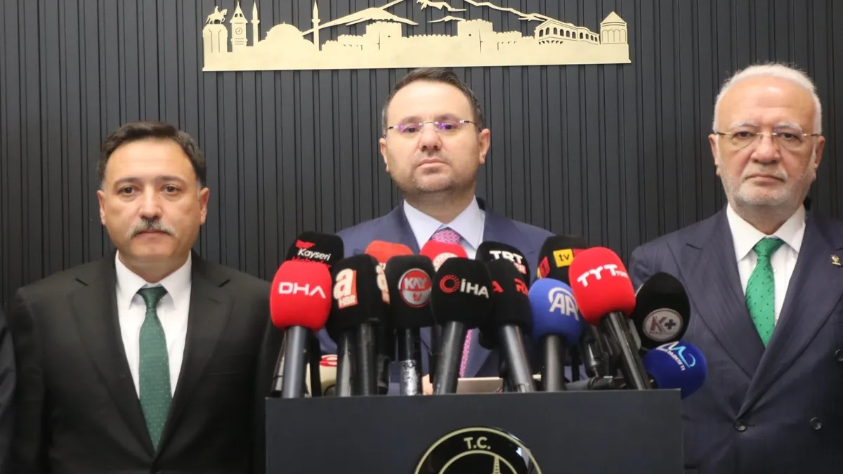 Bakan Akın Gürlek: Sivil anayasa beklentisi artık zirveye ulaşmıştır Bakan Akın Gürlek: Sivil anayasa beklentisi artık zirveye ulaşmıştır