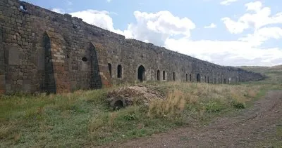 Erzurum’daki tarihi Tabya kaderine terk edildi #erzurum