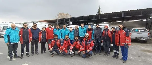 sanliurfadan-25-saglik-personeli-deprem-bolgesine-gonderildi-1676105422130.jpg