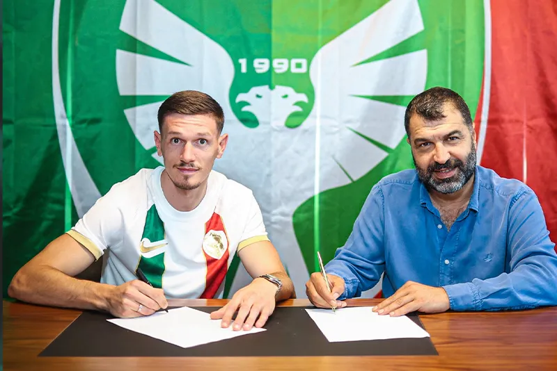 Süper Lig'de transfer rüzgarı! İşte resmen açıklanan tüm imzalar (2026-2027)