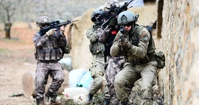 Diyarbakır’da 2 ton 121 kilogram esrar ele geçirildi Diyarbakır’da 2 ton 121 kilogram esrar ele geçirildi