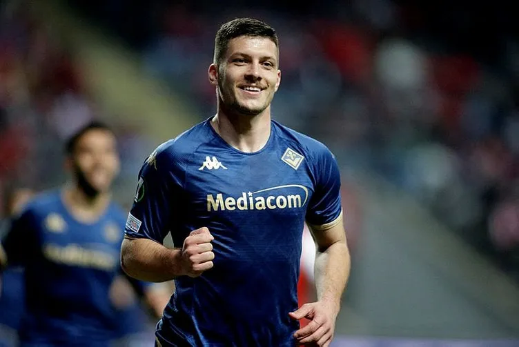 Son dakika Fenerbahçe transfer haberleri: Parayı veren düdüğü çalacak! Fenerbahçe’ye yıldız oyuncudan tarihi gelir...