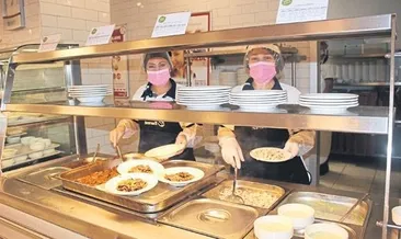 Meme kanserine karşı pembe maske